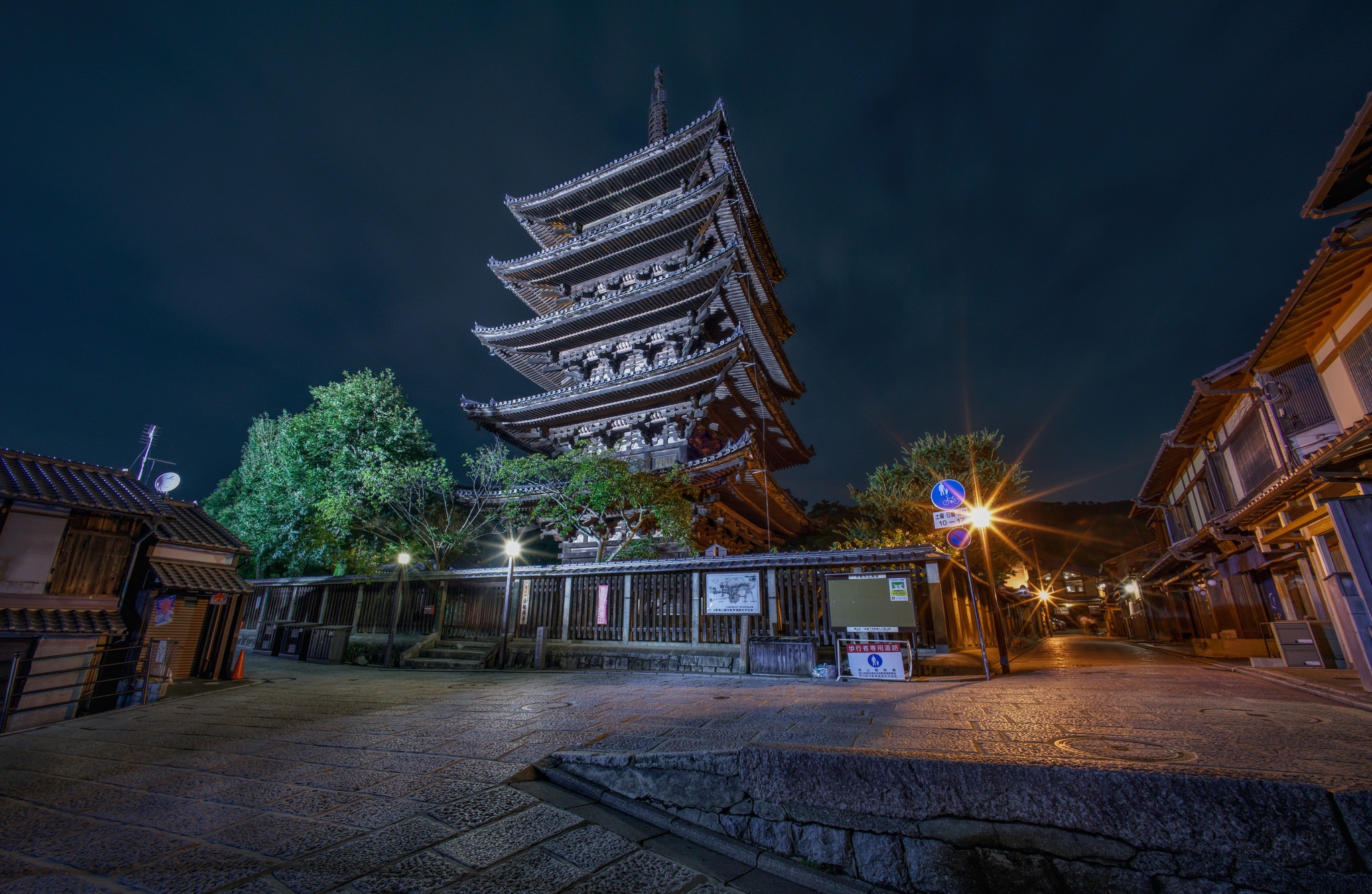 Religious Pagoda HD Wallpaper | Background Image