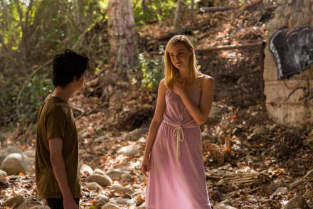  Elle Fanning &amp; Lucas Jade Zumann in 20th Century Women