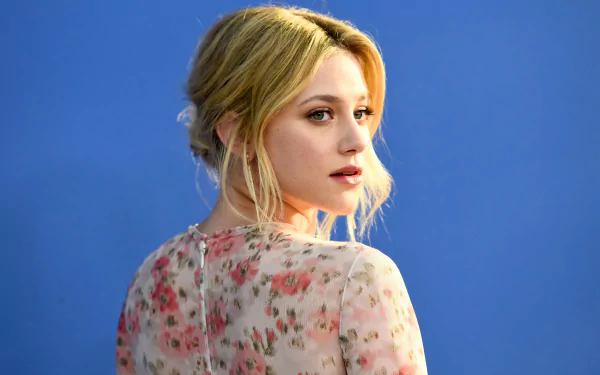 blonde Celebrity Lili Reinhart HD Desktop Wallpaper | Background Image