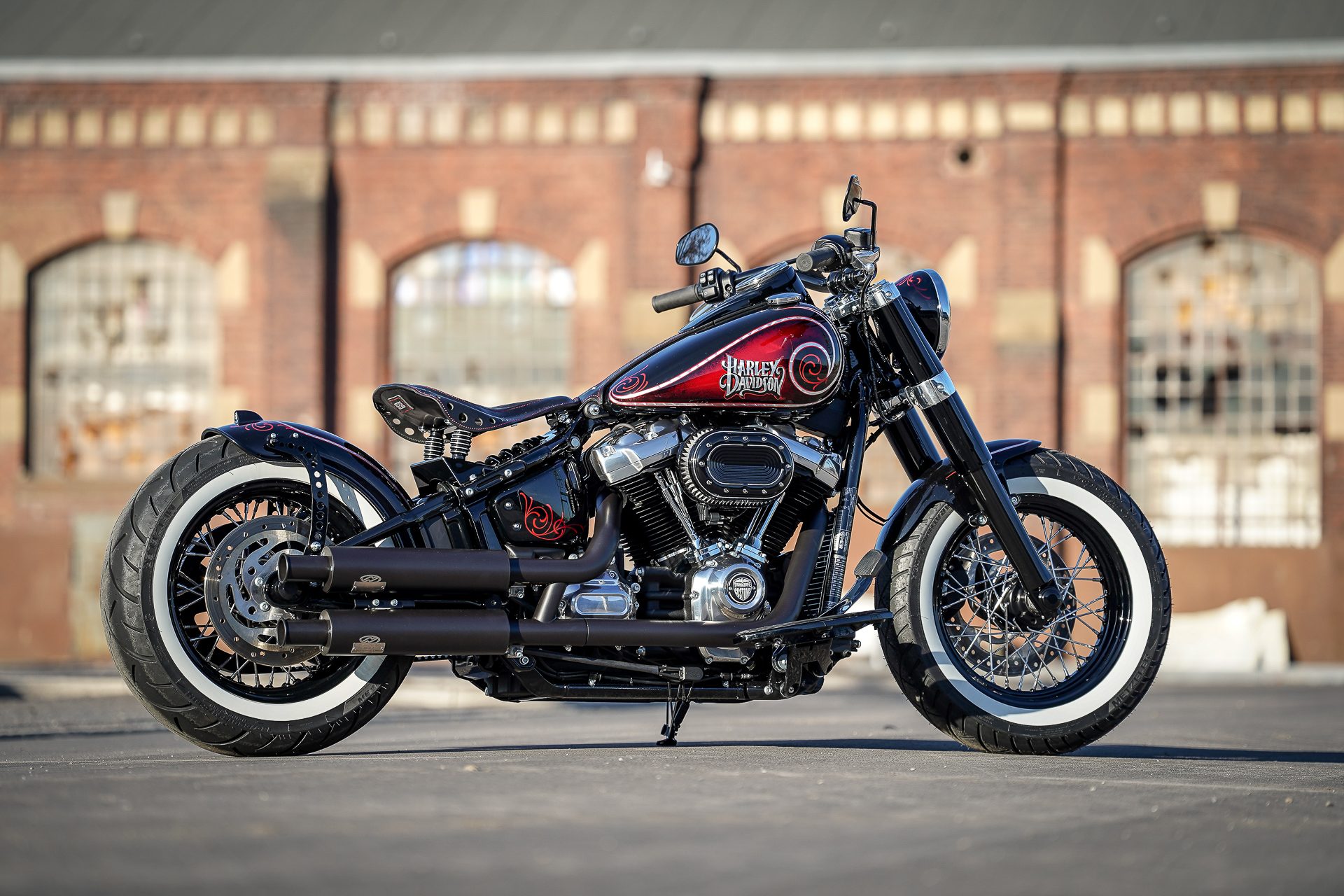 Morgenrot customized Thunderbike Harley-Davidson Slim by Ben Ott