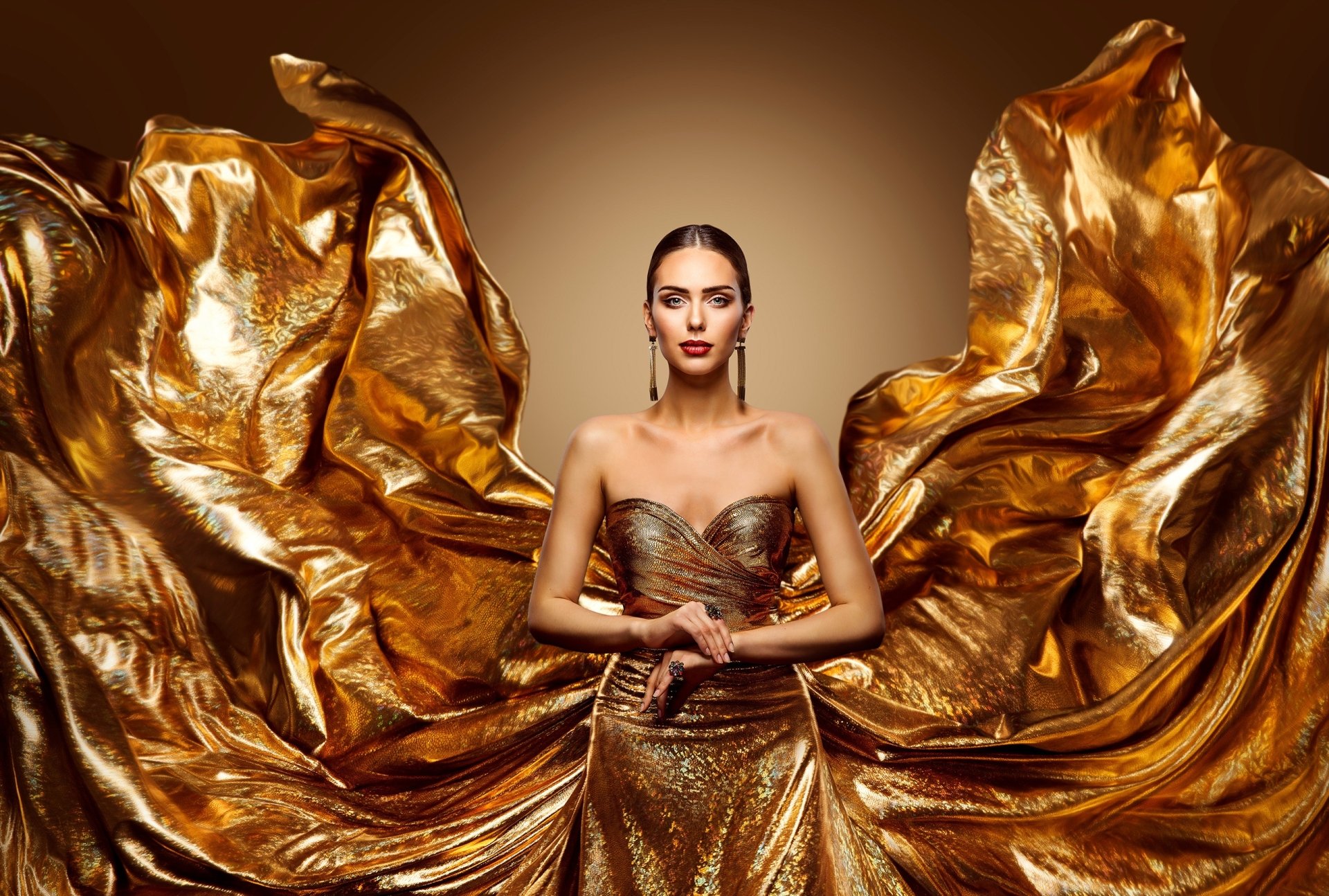 2K Quad HD Golden Glam: Model in Luxe Dress, Lipstick & Earrings |  2560x1725 | Wallpaper Abyss