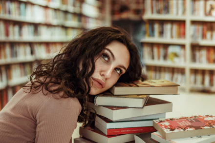 brunette book woman model HD Desktop Wallpaper | Background Image