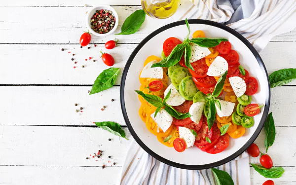  Mozzarella and Colorful Mixed Tomato Salad