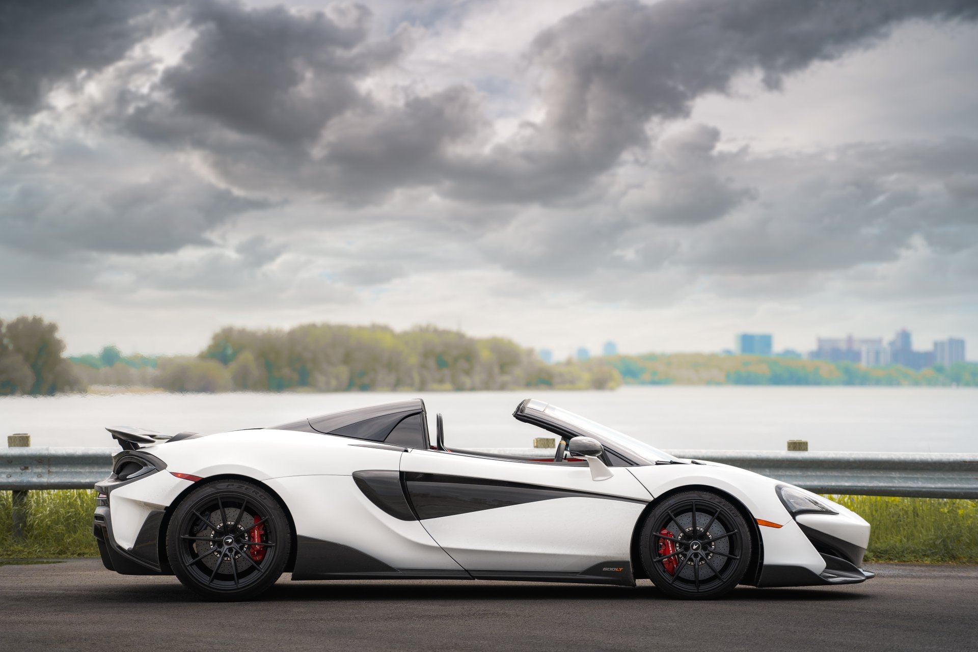 Download Supercar White Car Car McLaren Vehicle McLaren 600LT 4k Ultra HD Wallpaper