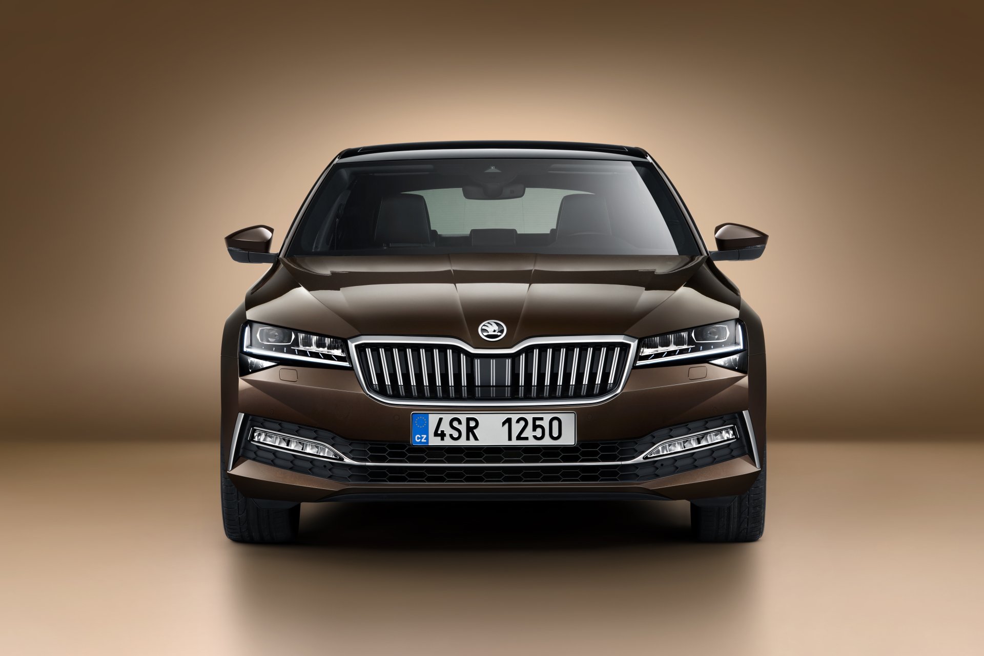 Download Brown Car Car Skoda Vehicle Skoda Superb 4k Ultra HD Wallpaper