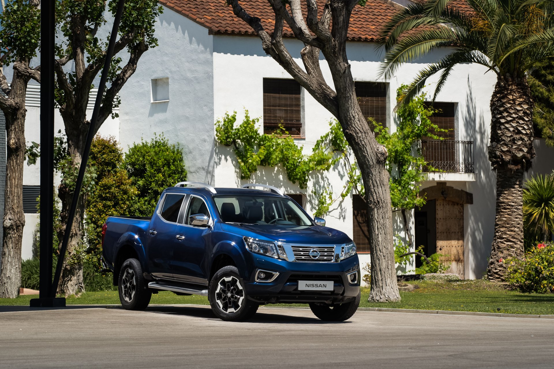 Download Car Nissan Vehicle Nissan Navara 4k Ultra HD Wallpaper