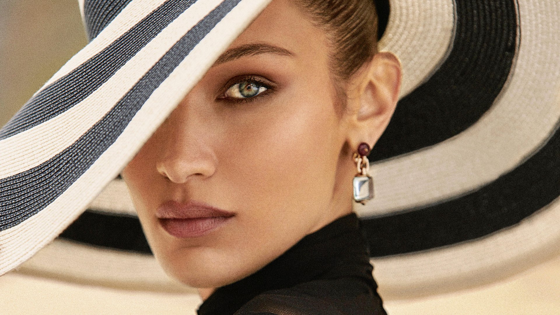 Download Face Close-up Earrings Model American Celebrity Bella Hadid HD Wallpaper