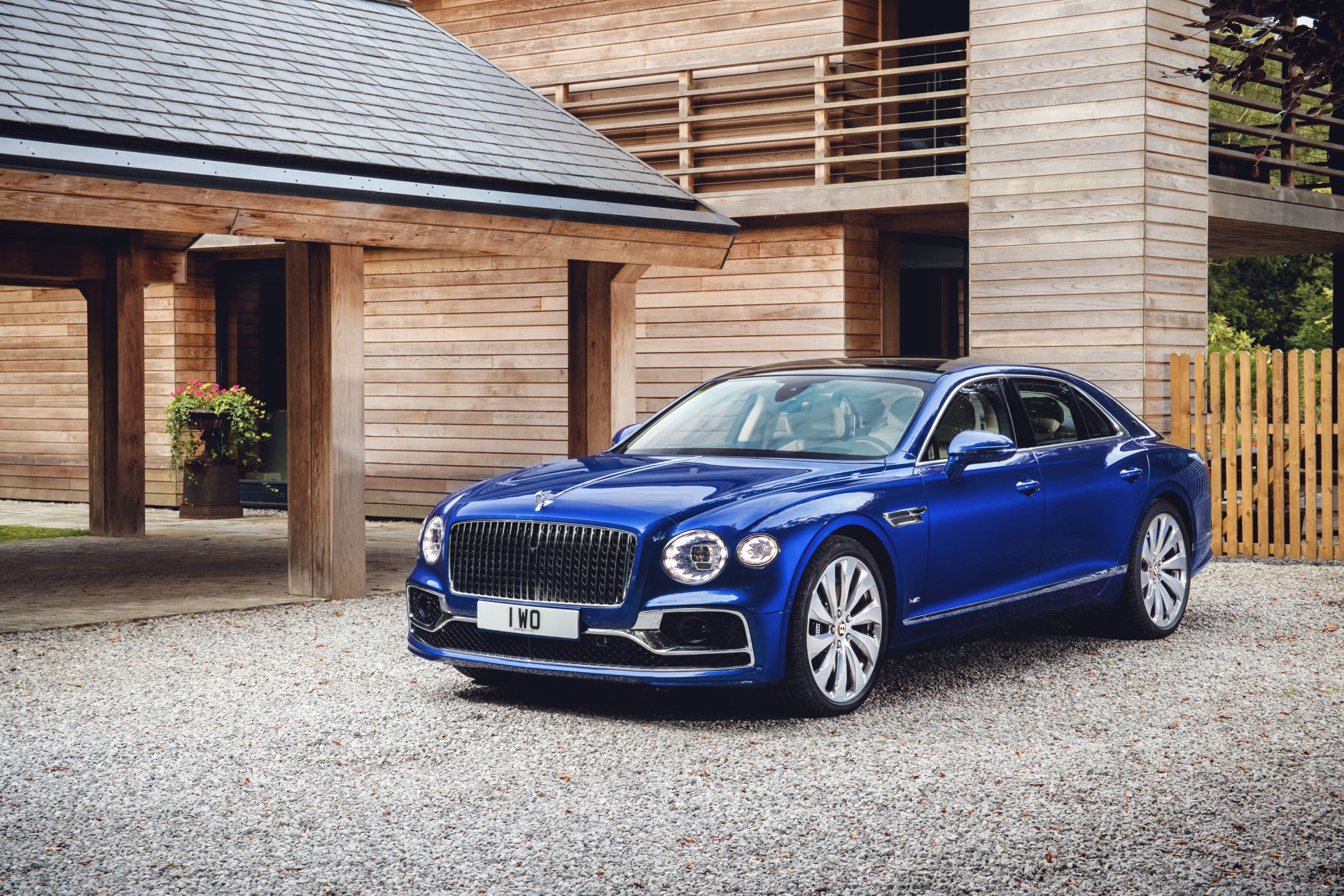 Download Full-size Car Sedan Car Bentley Vehicle Bentley Flying Spur 4k Ultra HD Wallpaper