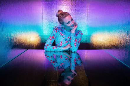 reflection actress American Celebrity Lili Reinhart HD Desktop Wallpaper | Background Image