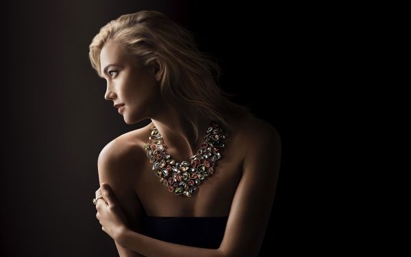 Celebrity Karlie Kloss American Model Blonde Necklace HD Wallpaper | Background Image