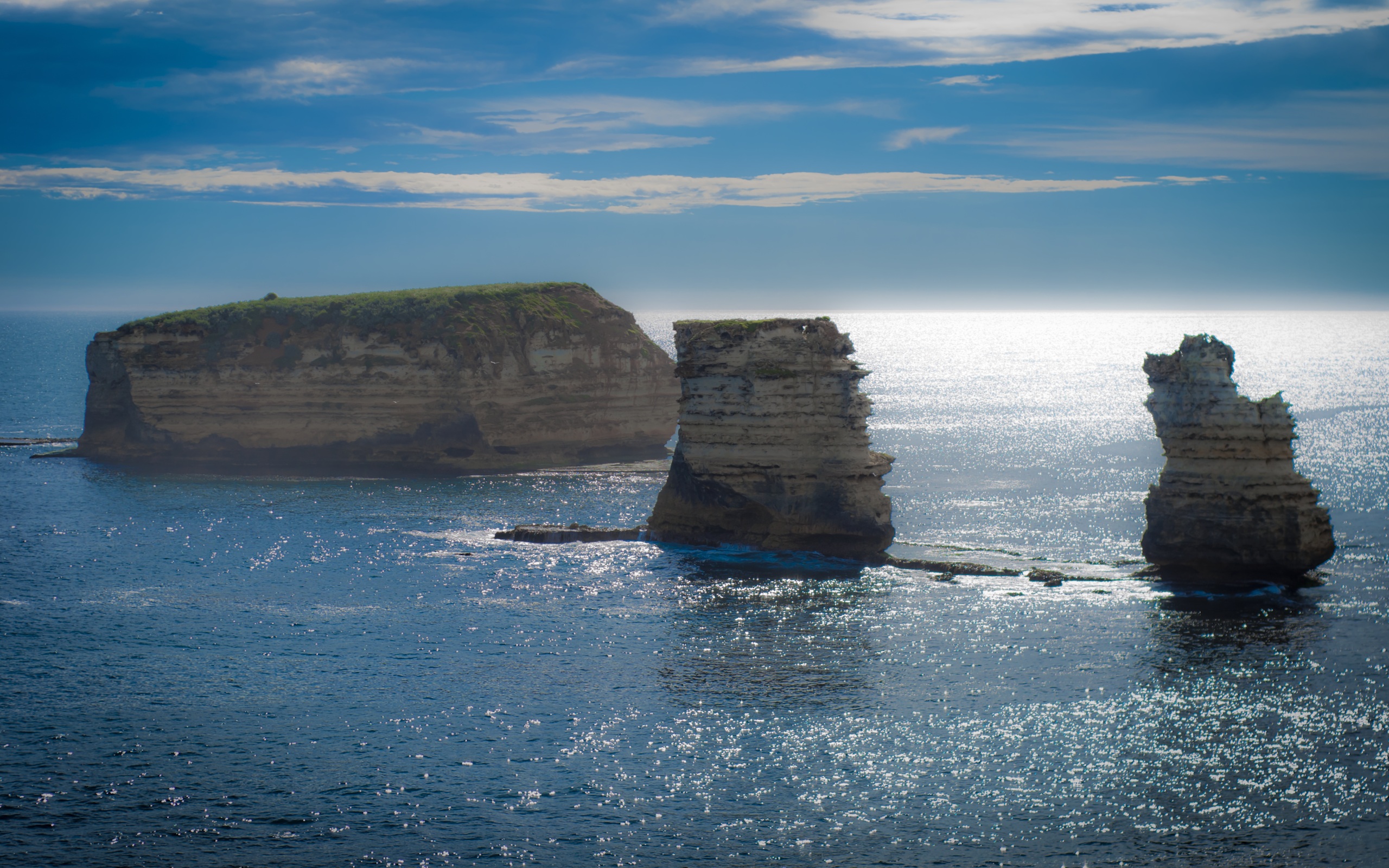 Scenic desktop wallpaper showcasing the picturesque Bay of Beauty in Australia.