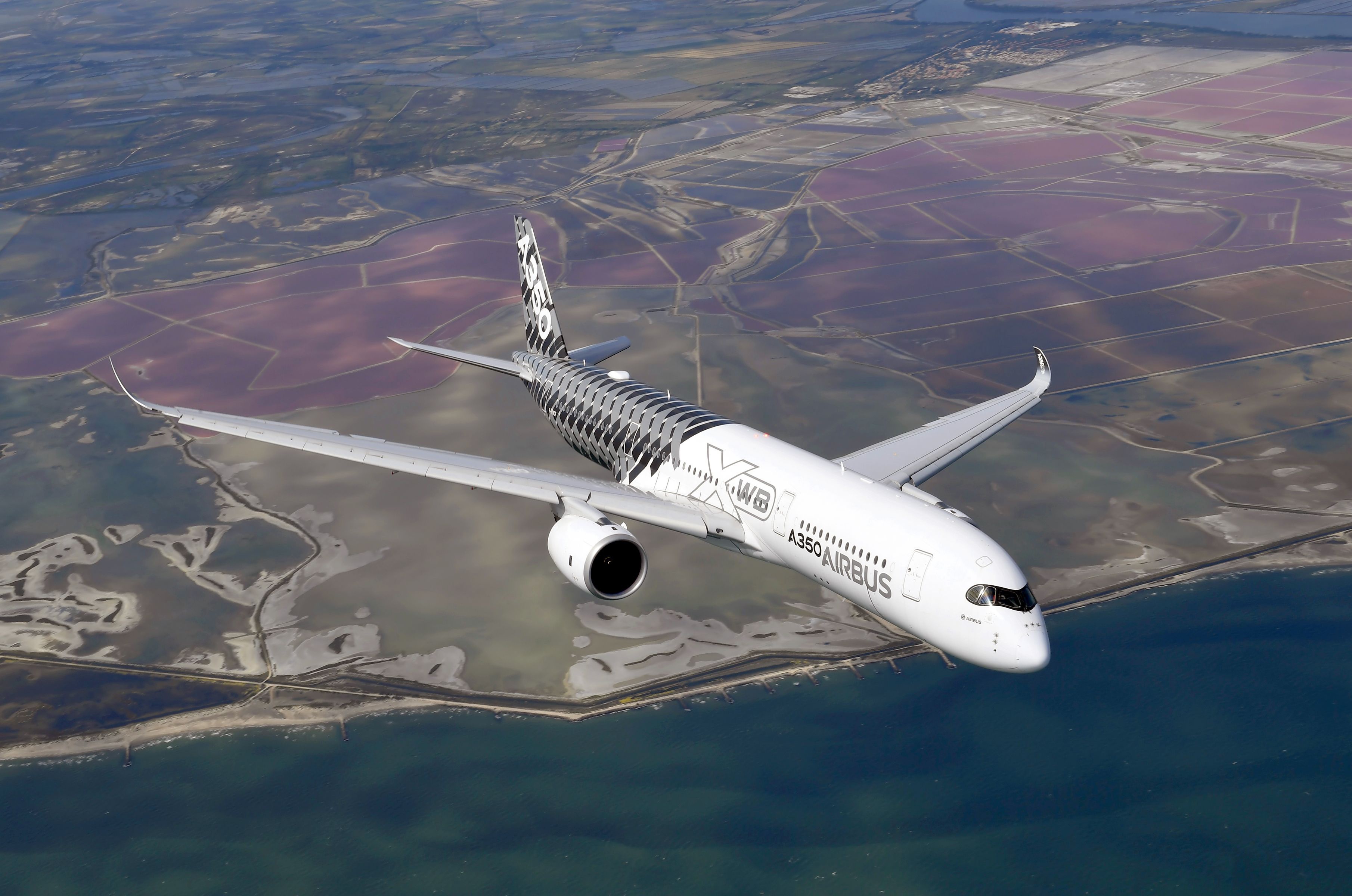 Airbus A350 HD Wallpaper