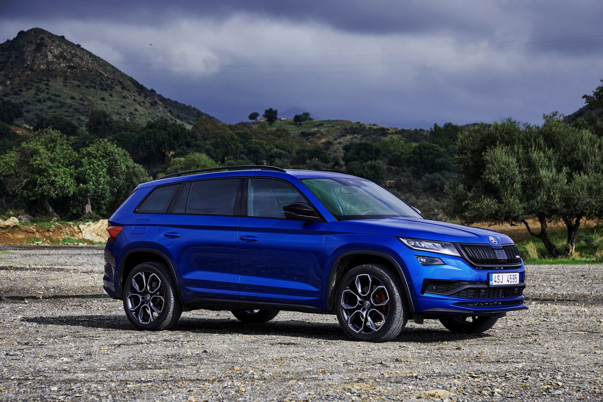 Download Car Skoda SUV Vehicle Skoda Kodiaq 4k Ultra HD Wallpaper