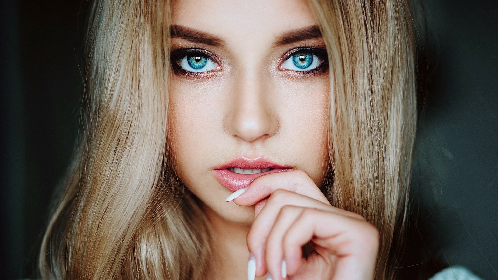 Blue Eyed Girl Fondo De Pantalla Hd Fondo De Escritorio 1920x1080 Id1045071 Wallpaper Abyss