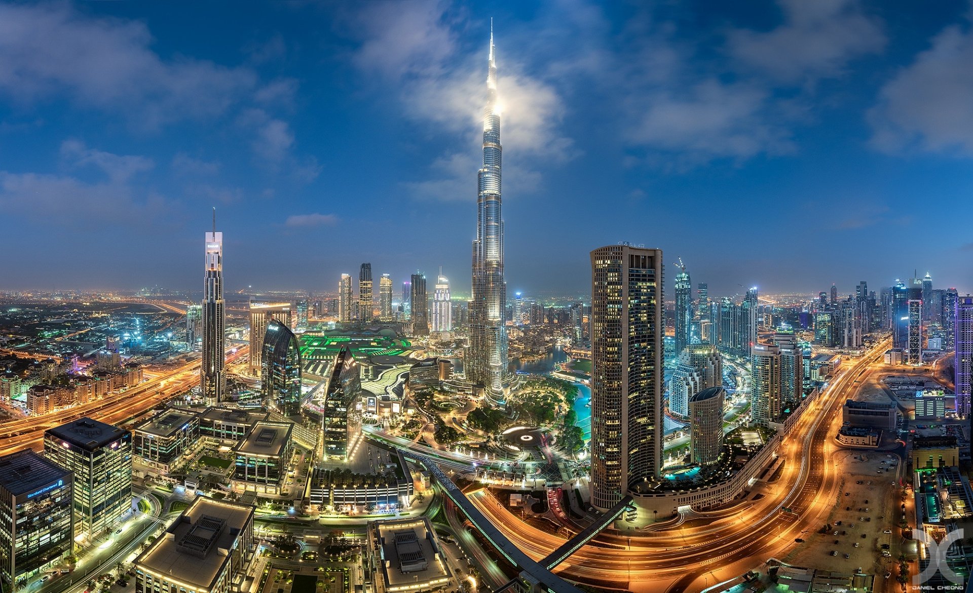 Dubai HD Wallpaper | Background Image | 2000x1220