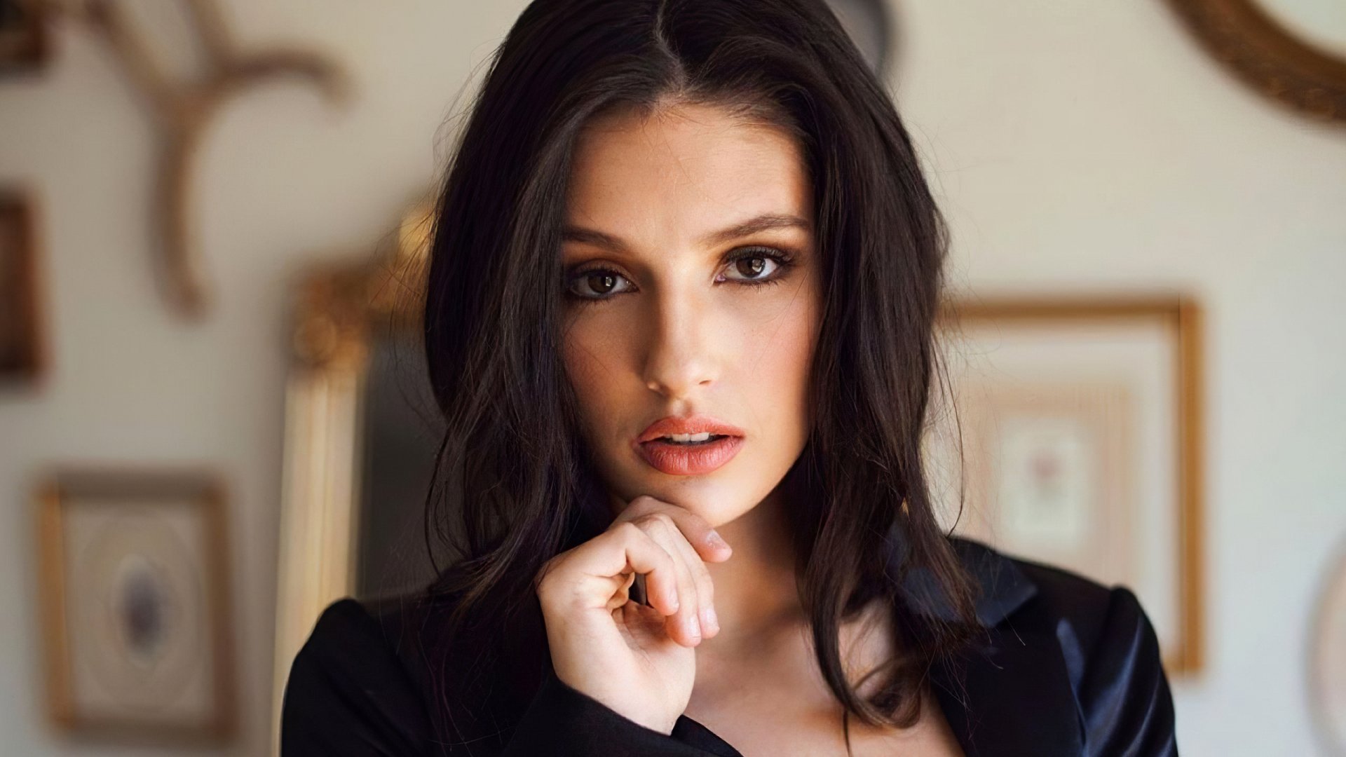 Natalie Gibson Wallpapers