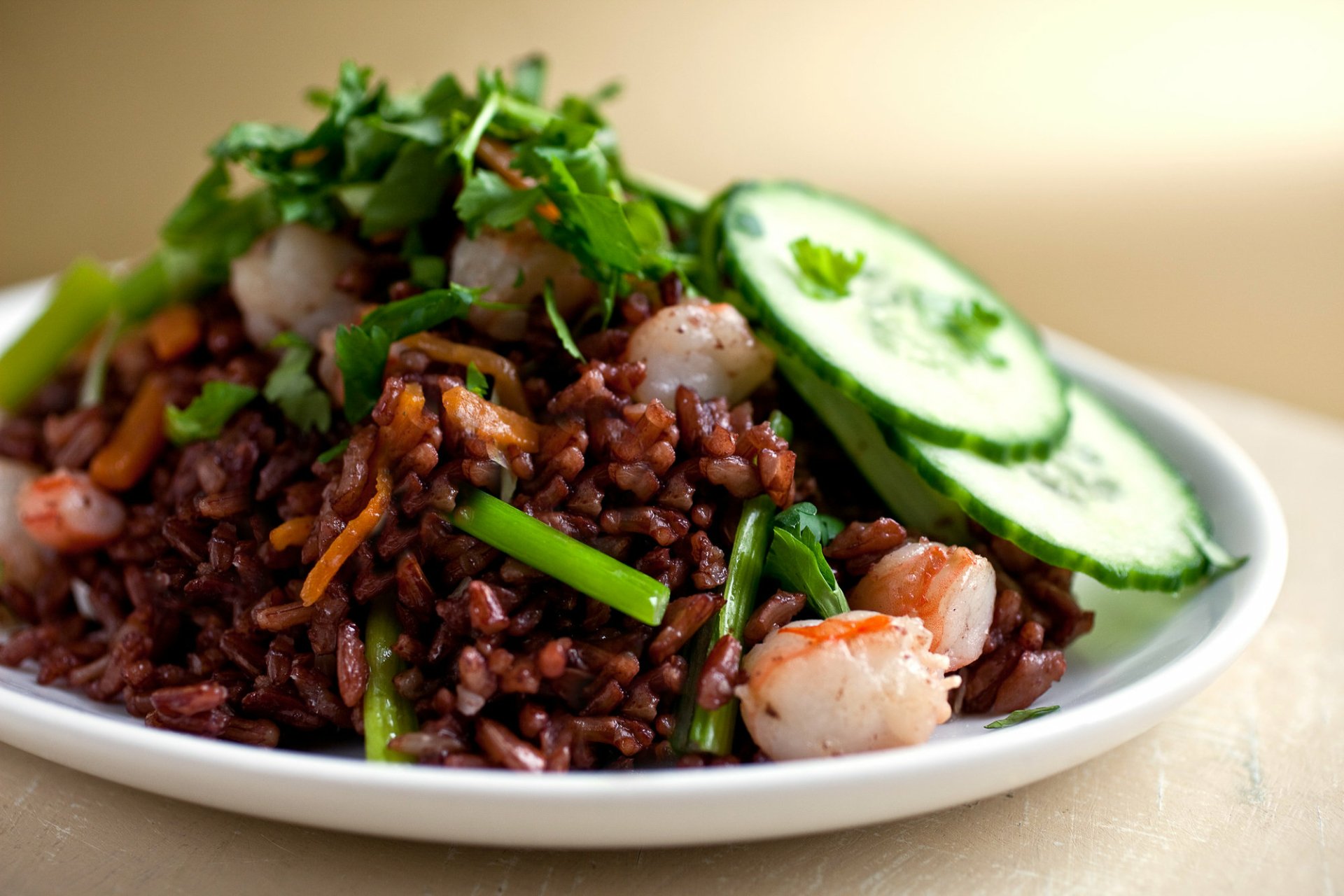 Thai red rice with jasmine and shrimp HD Wallpaper ...