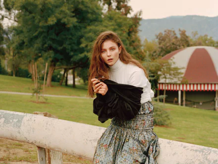 brunette New Zealander actress Celebrity Thomasin McKenzie HD Desktop Wallpaper | Background Image