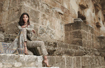 black hair high heels Indian actress Bollywood Celebrity Pooja Hegde HD Desktop Wallpaper | Background Image