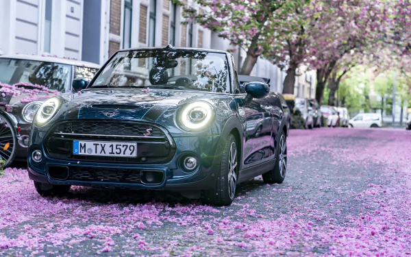  Mini Cooper S Cabrio - Sidewalk