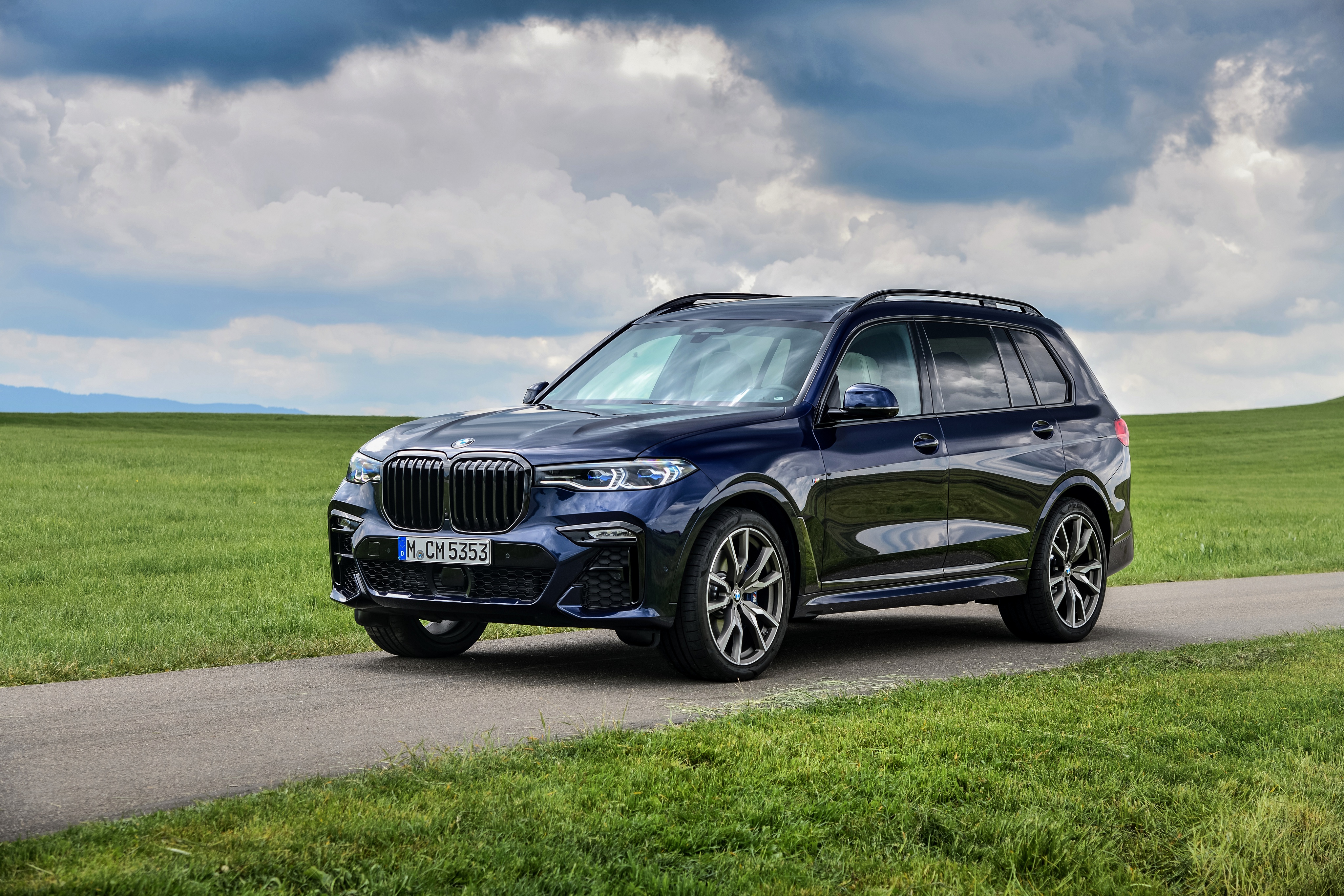 Как выглядит bmw x7