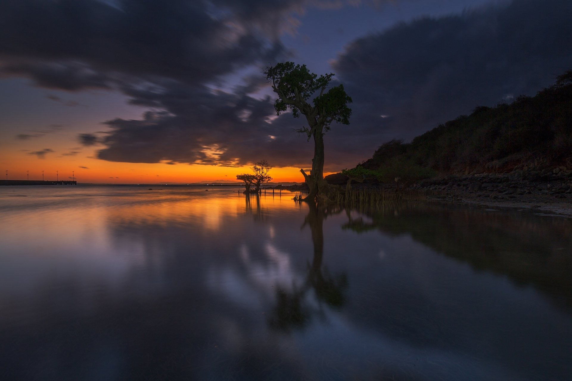 Download Sunset Tree Nature Lake HD Wallpaper | 2048x1365 | Wallpaper Abyss