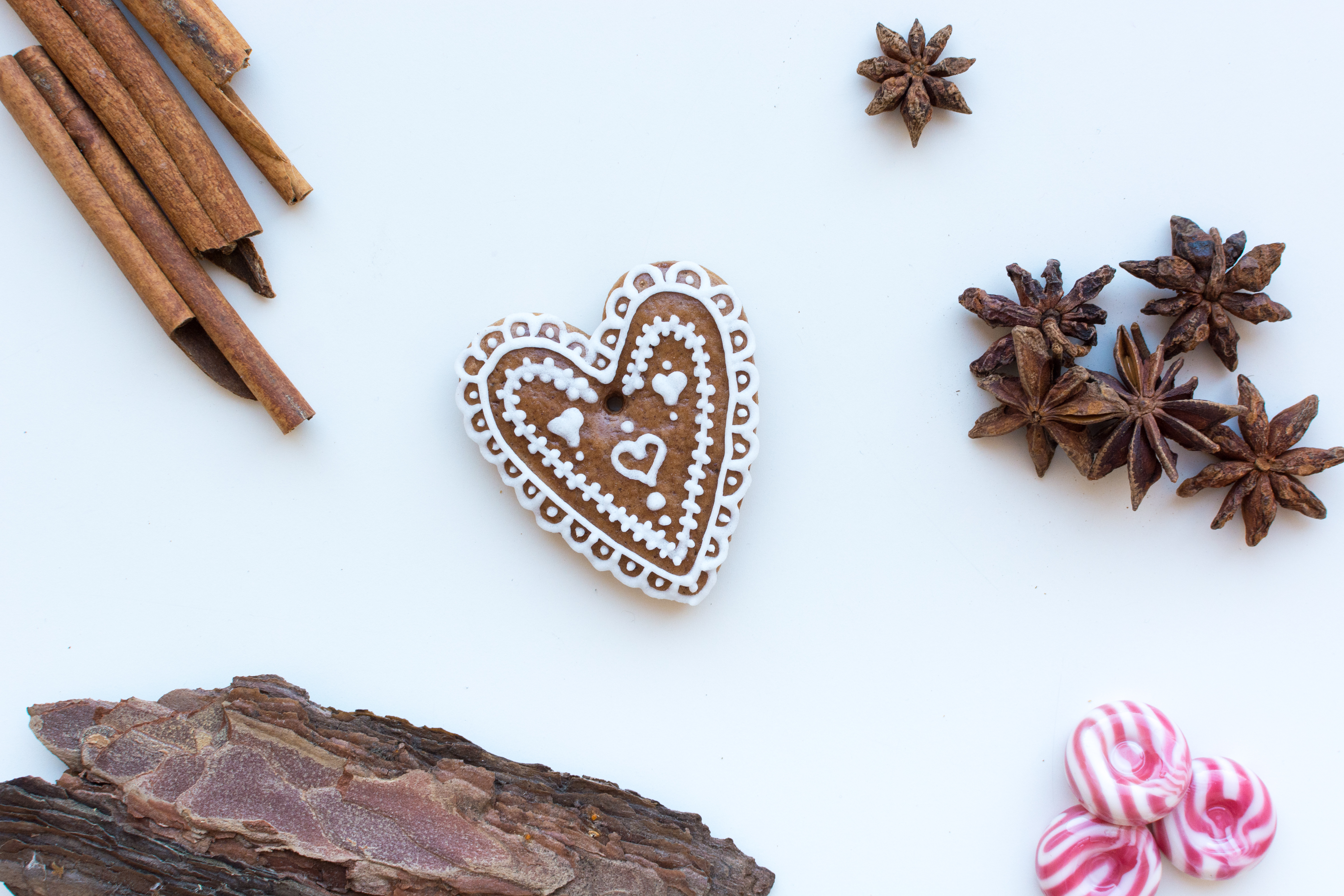 Cute homemade Christmas cinnamon gingerbread by Jakub Kapusnak
