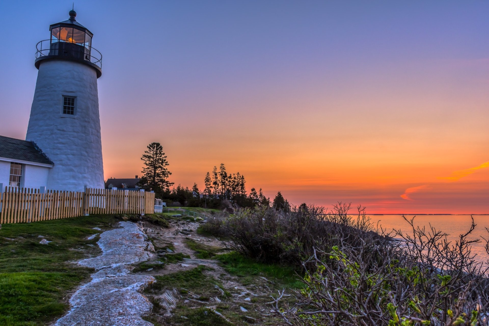 USA, Pemaquid Point Lighthouse, Gulf of Maine. 