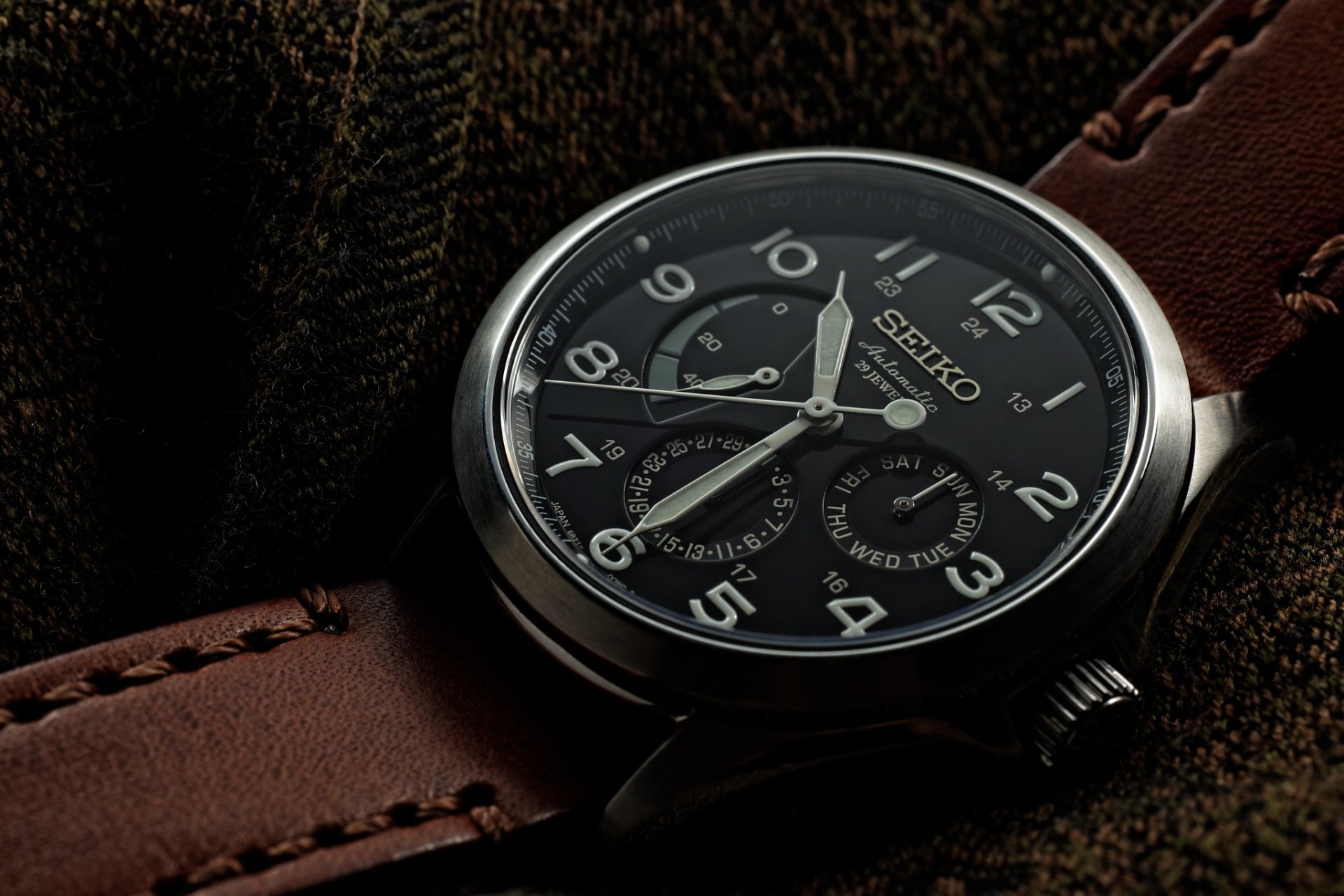 Download Seiko Wristwatch Macro Man Made Watch HD Wallpaper