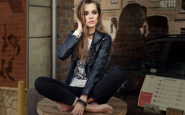 jacket makeup reflection Maria Dzvinkaitė woman model HD Desktop Wallpaper | Background Image