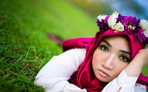 Women Asian Face Mood Wreath HD Wallpaper | Background Image