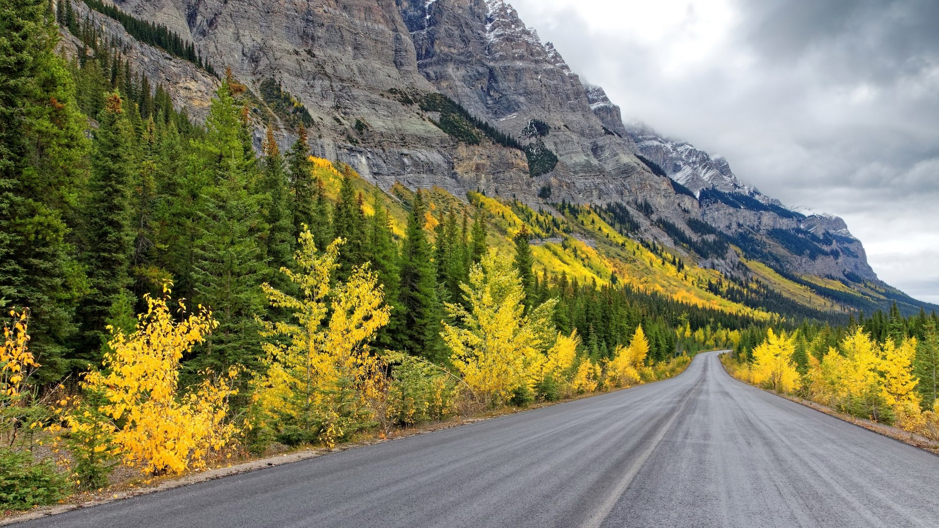 Download Mountain Fall Man Made Road 4k Ultra HD Wallpaper | 3840x2160 ...