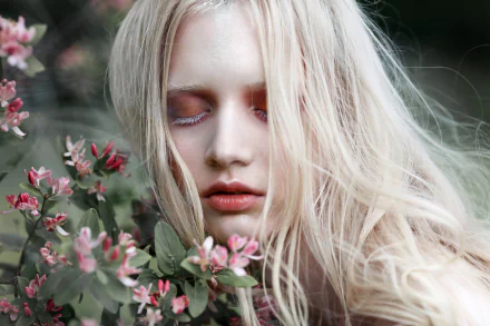 face portrait makeup blonde woman model HD Desktop Wallpaper | Background Image