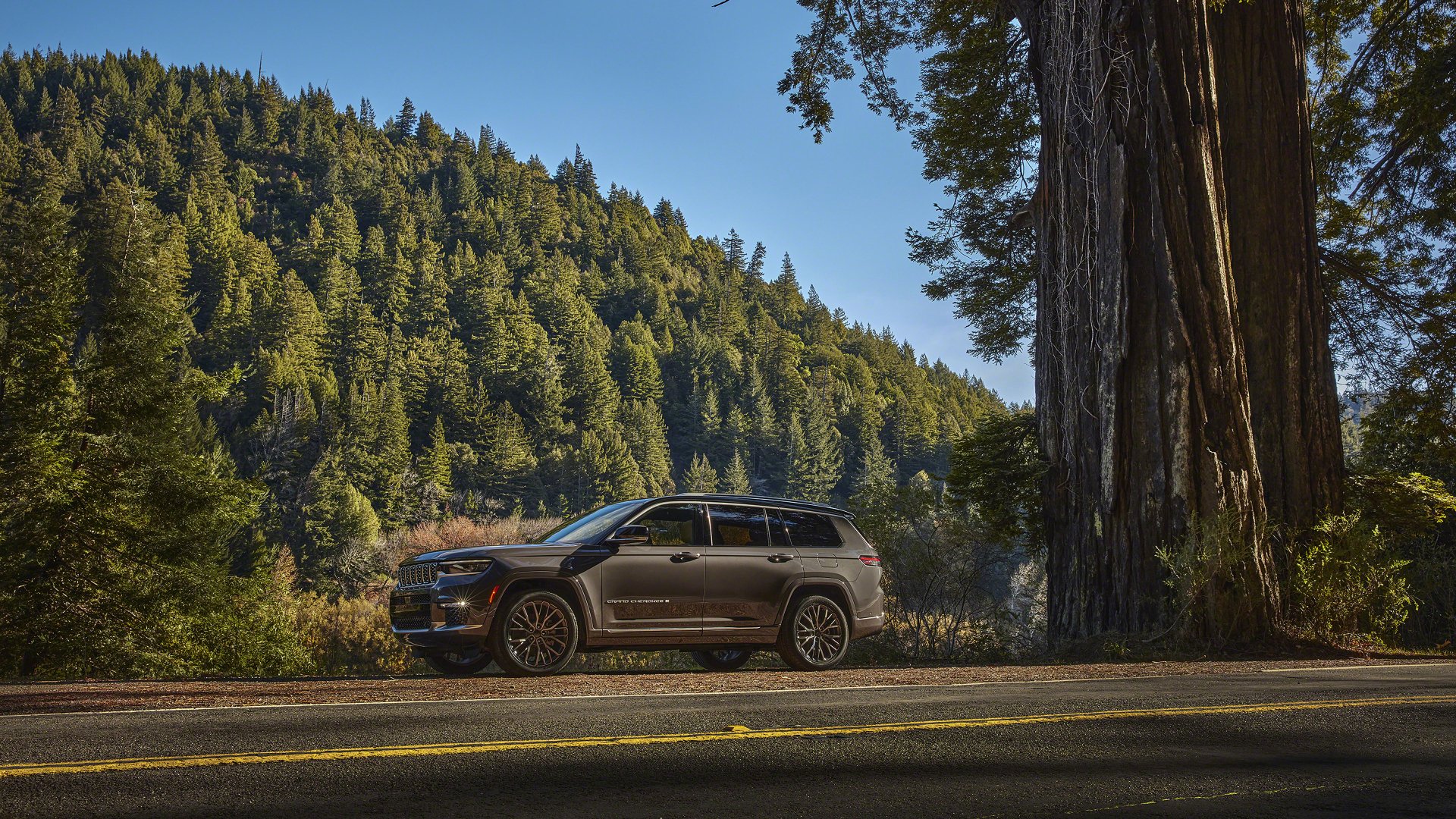 Download Silver Car SUV Car Jeep Jeep Grand Cherokee Vehicle Jeep Grand Cherokee L 4k Ultra HD Wallpaper