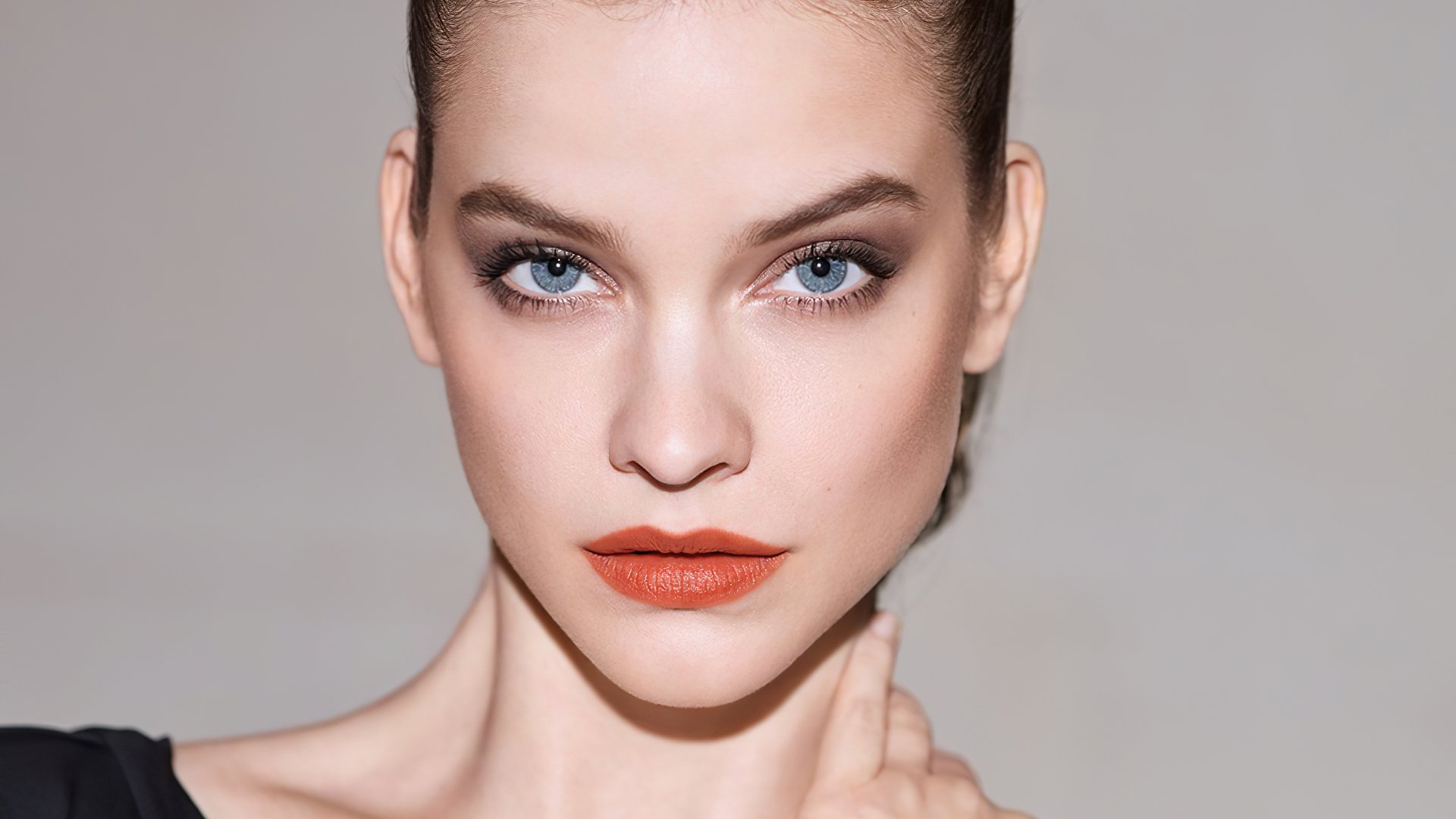 Download Lipstick Close-up Blue Eyes Model Hungarian Celebrity Barbara Palvin 4k Ultra HD Wallpaper