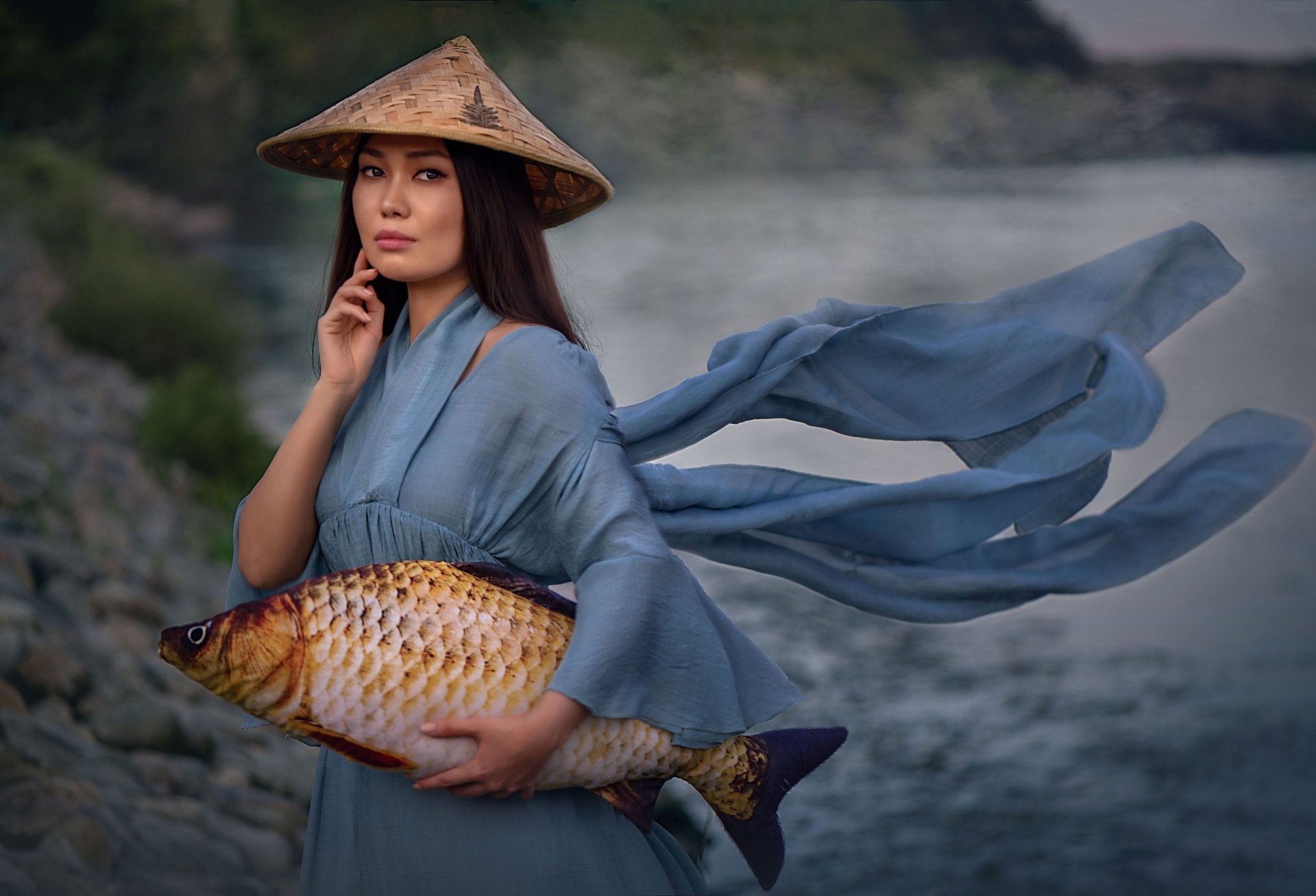 Download Asian Conical Hat Fish Depth Of Field Model Woman Asian 4k Ultra HD Wallpaper