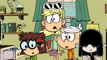HD desktop wallpaper of The Loud House characters in a cartoon-style domestic setting.