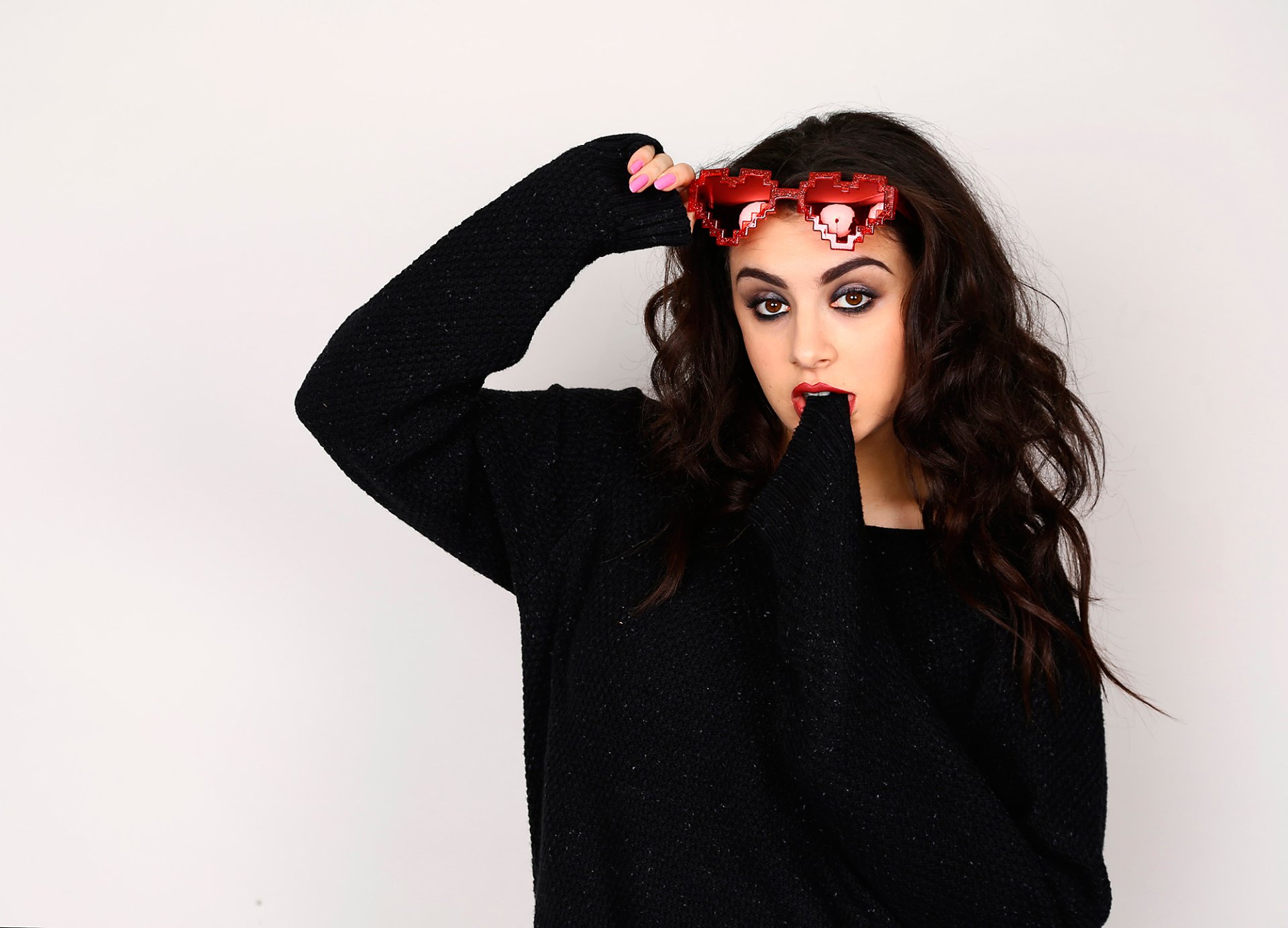 Download Music Charli XCX HD Wallpaper