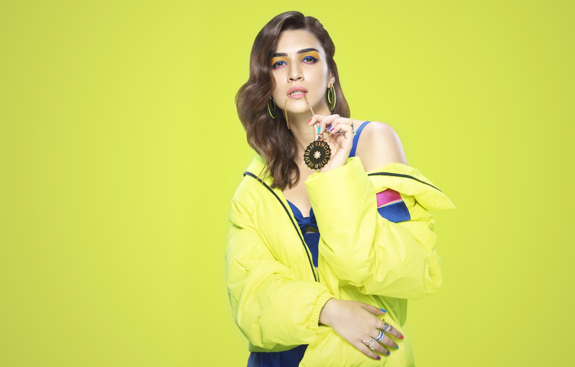 Download Bollywood Actress Indian Brunette Celebrity Kriti Sanon 8k Ultra HD Wallpaper
