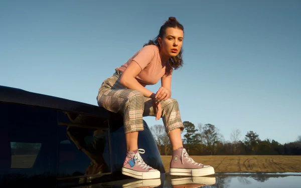 converse brunette English actress Celebrity Millie Bobby Brown HD Desktop Wallpaper | Background Image