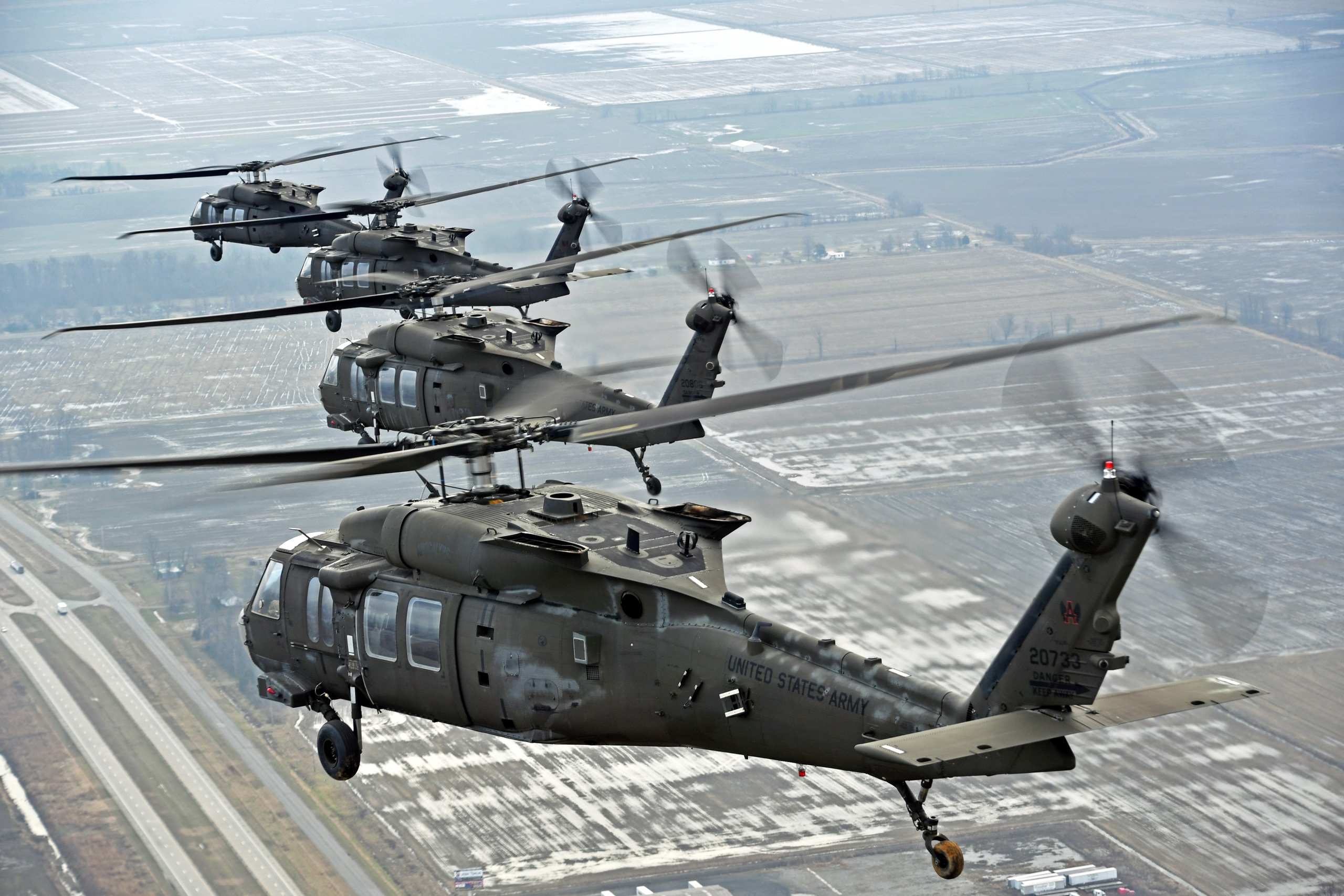 Sikorsky UH-60 Black Hawk HD Wallpaper