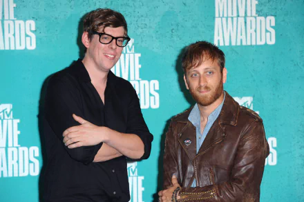 Dan Auerbach Patrick Carney music The Black Keys HD Desktop Wallpaper | Background Image