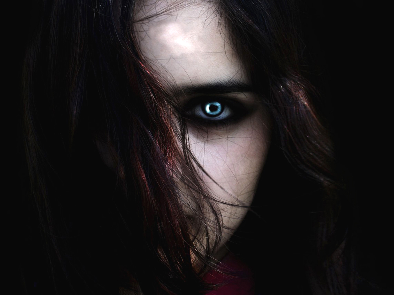 vampire eyes