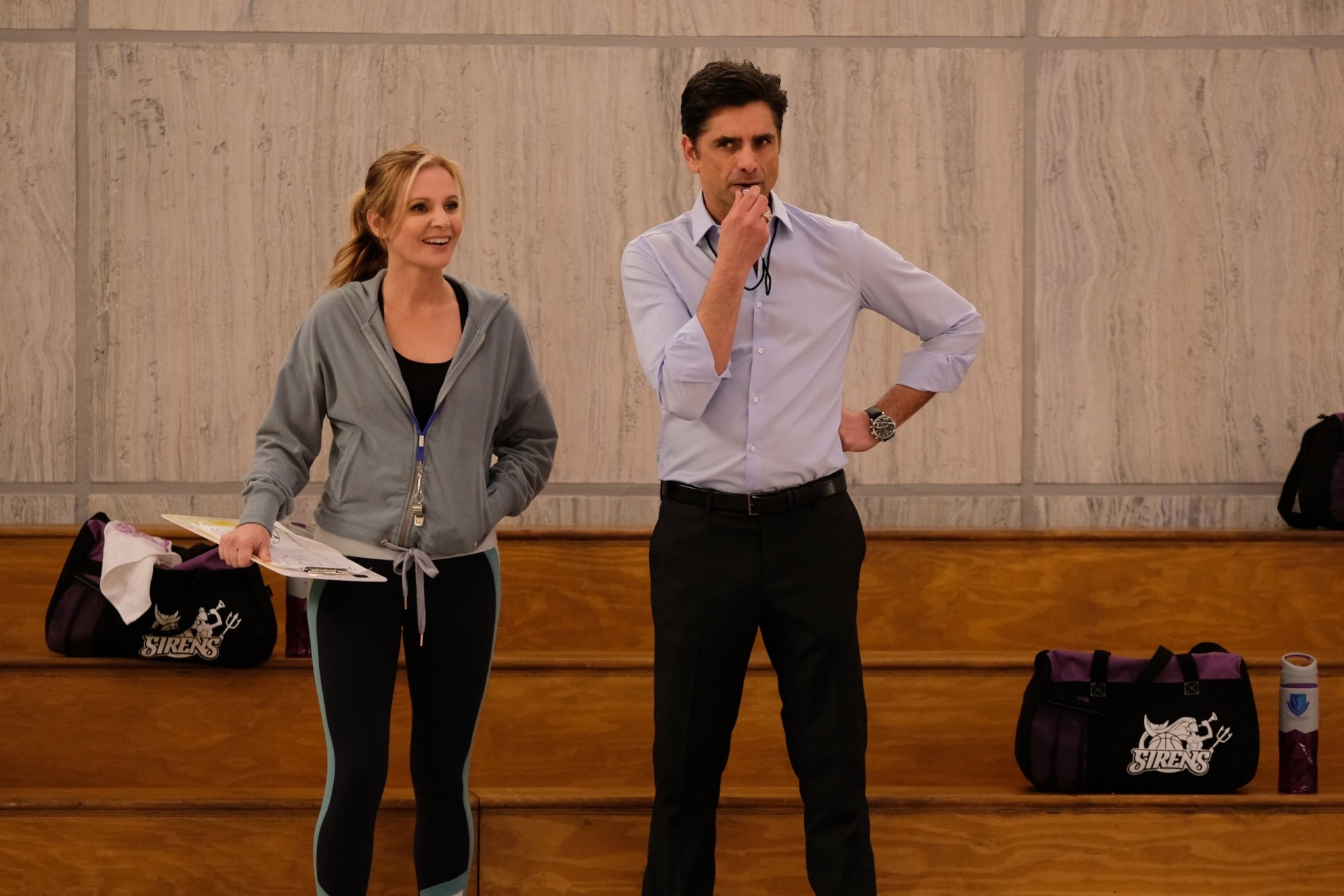 Download Holly Barrett Jessalyn Gilsig Marvyn Korn John Stamos TV Show Big Shot HD Wallpaper