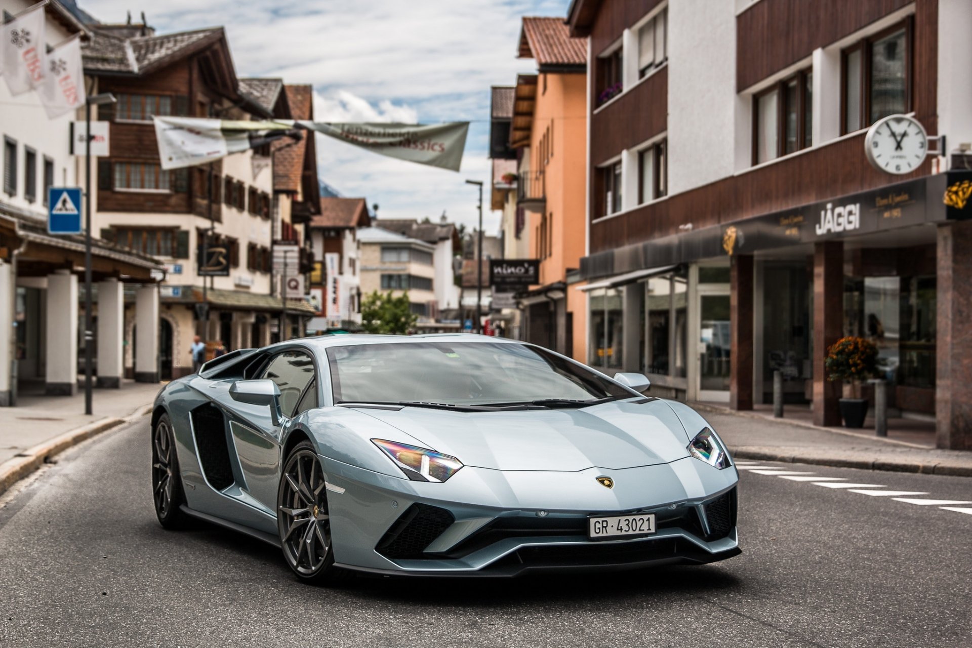 Download Supercar Vehicle Lamborghini Aventador S HD Wallpaper