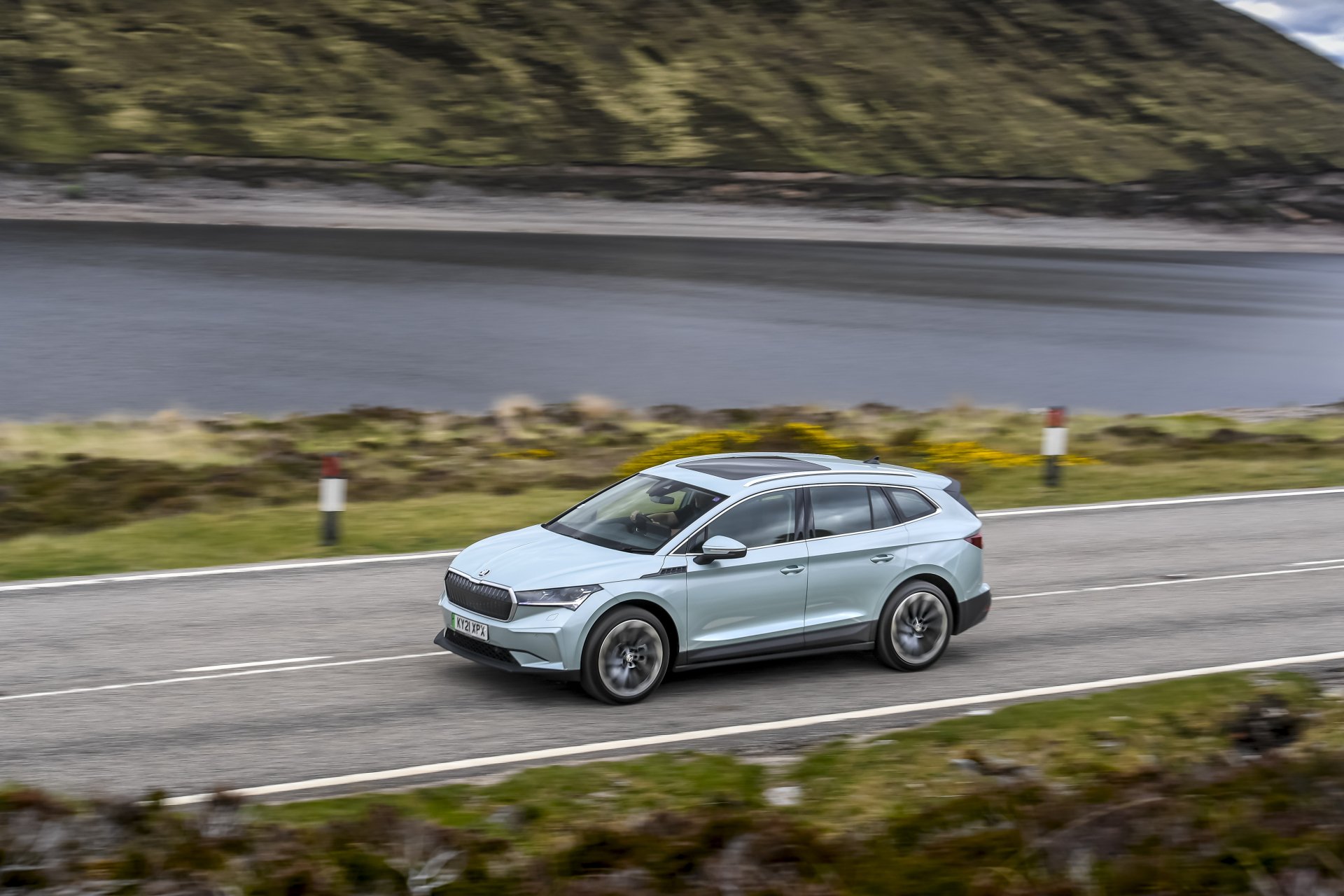 Download Electric Car SUV Vehicle Skoda Enyaq IV 80 4k Ultra HD Wallpaper