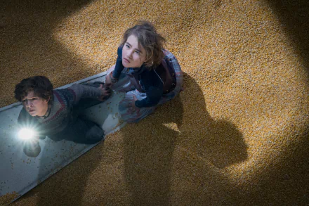 Regan Abbott Millicent Simmonds Marcus Abbott Noah Jupe movie A Quiet Place HD Desktop Wallpaper | Background Image