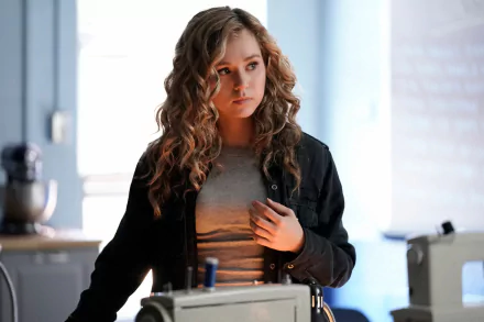 Courtney Whitmore Brec Bassinger TV Show Stargirl HD Desktop Wallpaper | Background Image