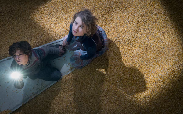 Regan Abbott Millicent Simmonds Marcus Abbott Noah Jupe movie A Quiet Place HD Desktop Wallpaper | Background Image
