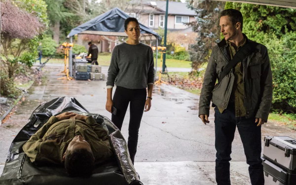 Finola Jones Riann Steele Bryan Beneventi Jonathan Tucker TV Show debris HD Desktop Wallpaper | Background Image